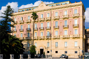 Des Etrangers Hotel & Spa - PCOS Awareness Simposio Siracusa, Italia